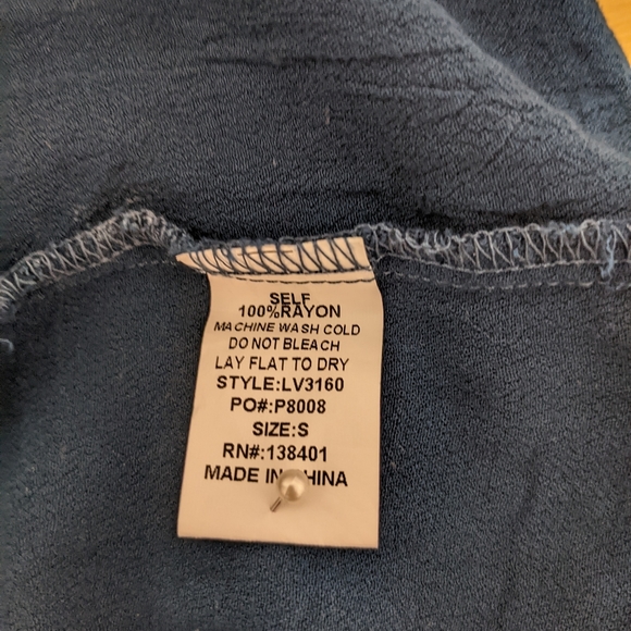 Wide Collared Top - Picture 2 of 6